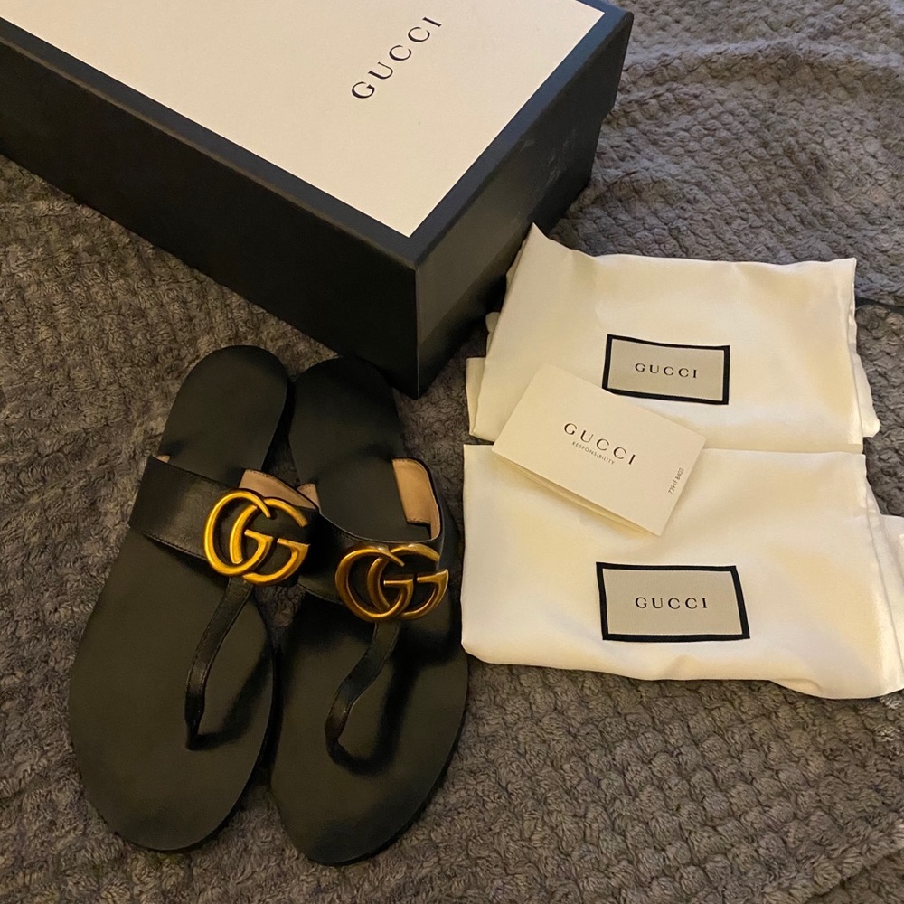 Leather thong sandal with Double G